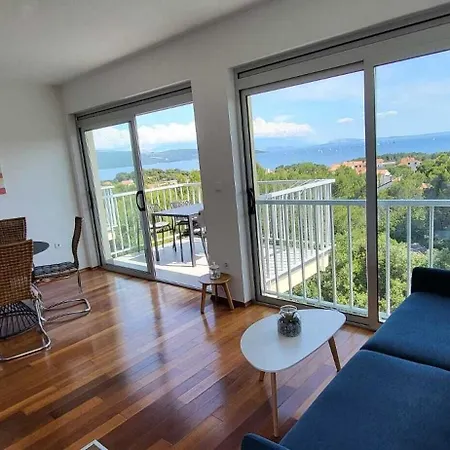 Big Sea View Apartment *